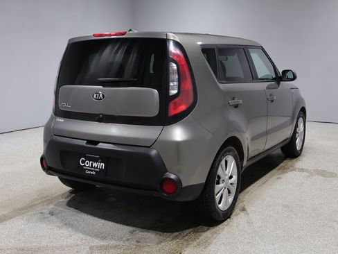 Used 2015 Kia Soul + image 2
