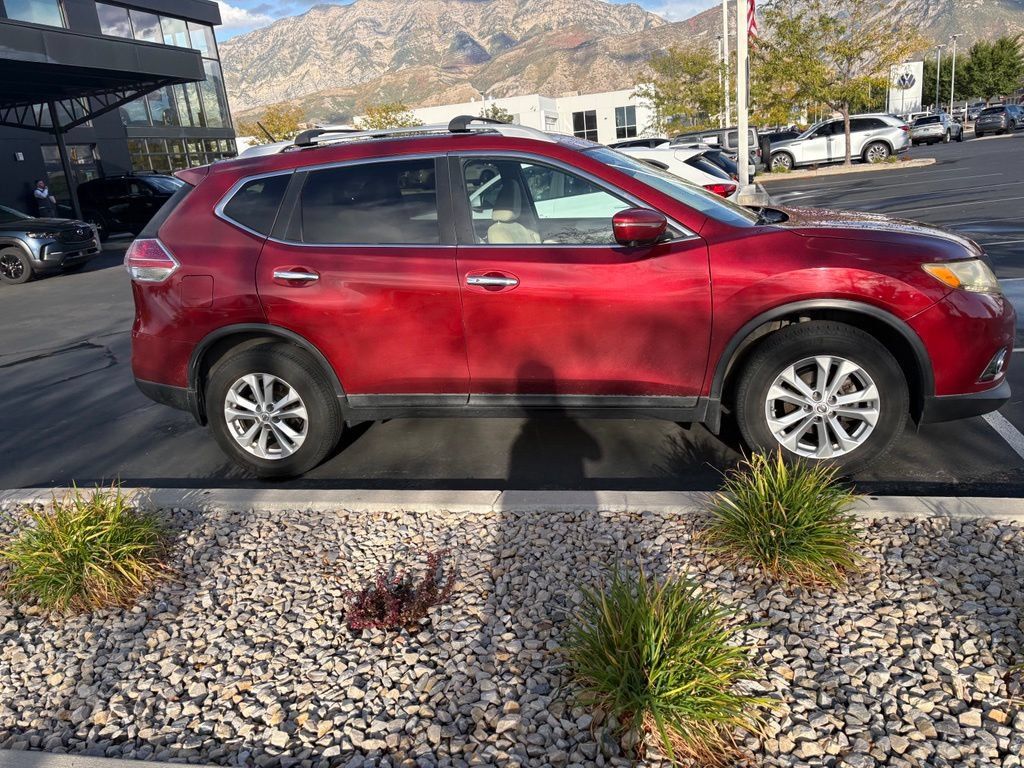 Used 2015 Nissan Rogue SV w/ SV Premium Package AWD/4WD image 4