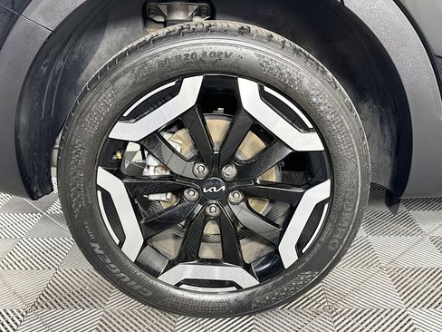 Used 2023 Kia Telluride S image 32