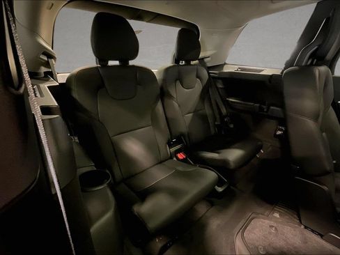 Certified 2025 Volvo XC90 B6 Plus w/ Protection Package AWD/4WD image 27