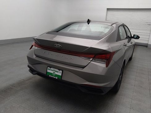 Used 2022 Hyundai Elantra SEL FWD image 7