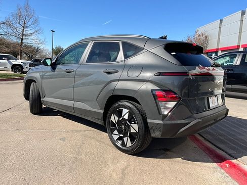 Used 2025 Hyundai Kona SEL image 8