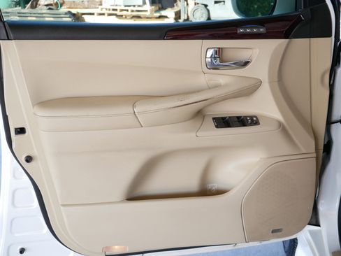 Used 2010 Lexus LX 570 4WD image 6