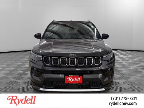 Used 2023 Jeep Compass Limited w/ Elite Group AWD/4WD image 8