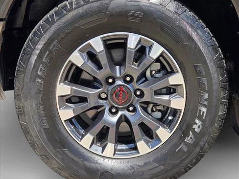 Used 2023 Nissan Titan PRO-4X w/ Pro-4x Convenience Package AWD/4WD image 23