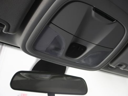 Used 2019 Jeep Cherokee Latitude Plus image 11