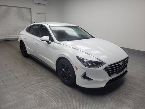 Used 2021 Hyundai Sonata SE w/ Preferred Accessory Package FWD image 13