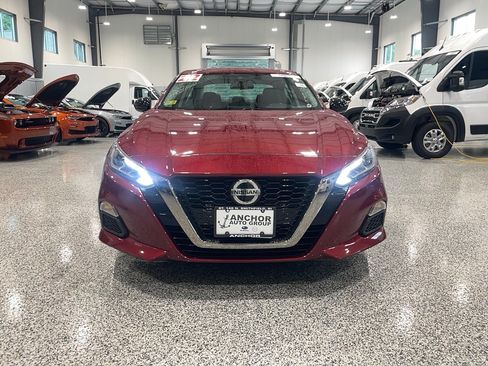 Used 2022 Nissan Altima 2.5 SR AWD/4WD image 2