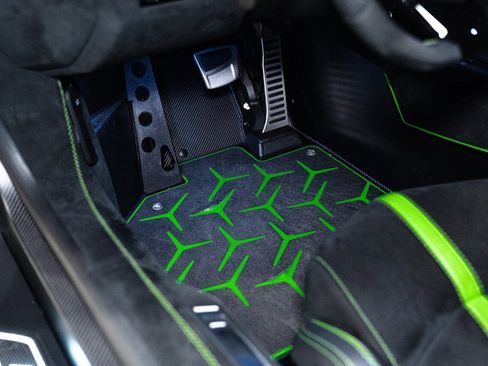 Used 2021 Lamborghini Aventador SVJ image 28