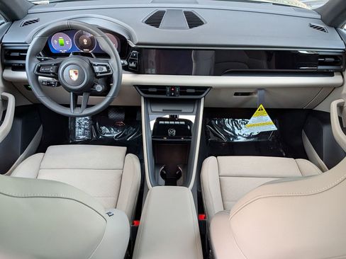 New 2026 Porsche Macan Electric RWD image 20