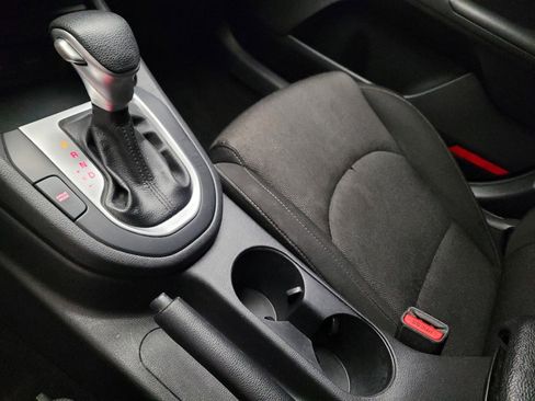 Used 2022 Kia Forte LXS FWD image 26