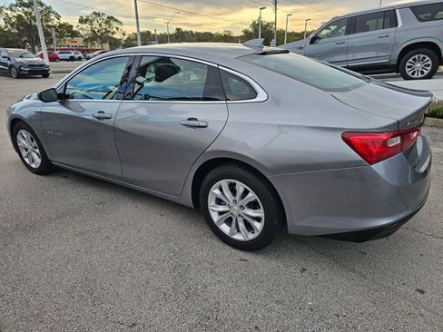 Used 2025 Chevrolet Malibu LT FWD image 2