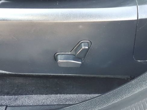 Used 2013 Chrysler 200 Touring FWD image 16