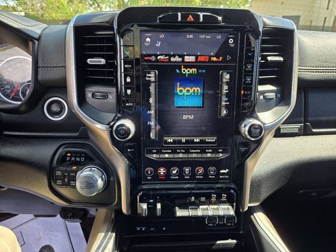 Used 2019 RAM 1500 Laramie AWD/4WD image 14