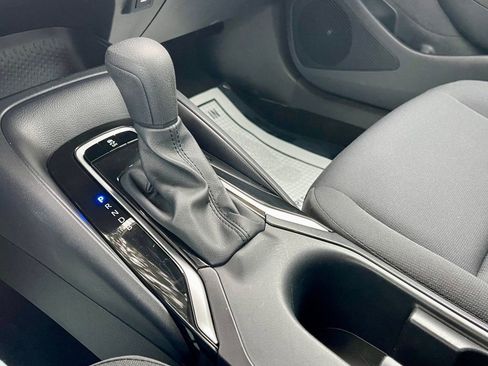 Used 2025 Toyota Corolla LE image 12