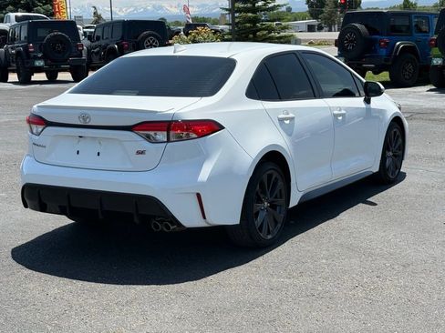 Used 2024 Toyota Corolla SE w/ SE Premium Package image 7