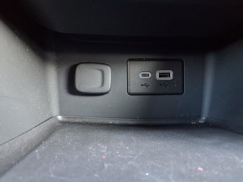 Used 2021 GMC Acadia SLE w/ Driver Convenience Package image 8