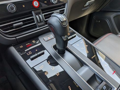 Certified 2024 Porsche Macan GTS AWD/4WD image 20