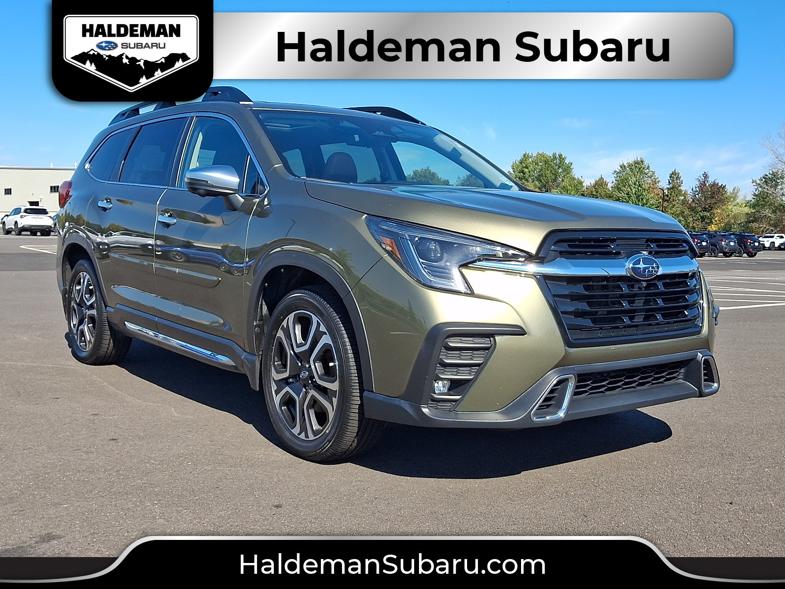 Used 2023 Subaru Ascent Touring AWD/4WD image 1