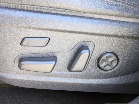 Used 2020 Hyundai Santa Fe Limited image 18