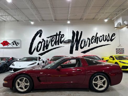 Used 2003 Chevrolet Corvette Coupe w/ Preferred Equipment Group RWD image 2