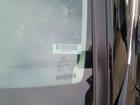 Used 2025 Honda CR-V LX image 9