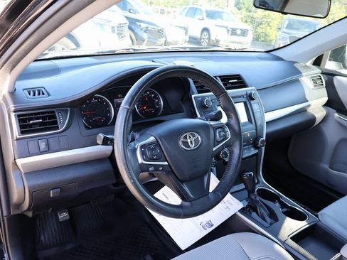 Used 2017 Toyota Camry SE image 16