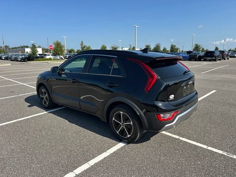 Certified 2024 Kia Niro LX FWD image 11