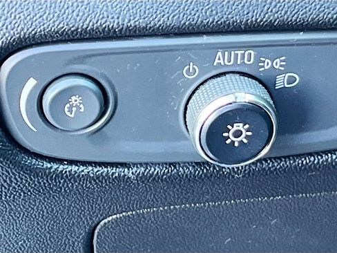 Used 2022 Chevrolet Malibu LT image 10