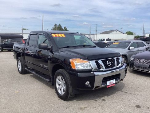 Used 2014 Nissan Titan SV w/ SV Value Truck Package image 2