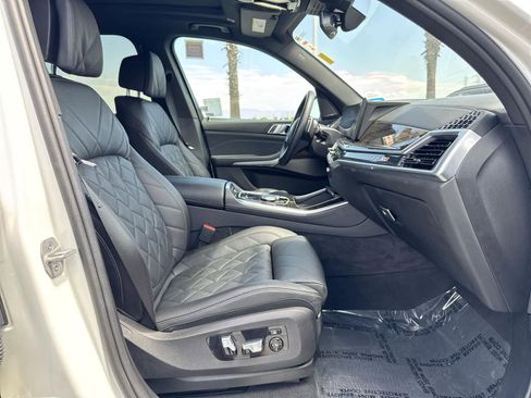 Used 2024 BMW X5 xDrive50e image 39