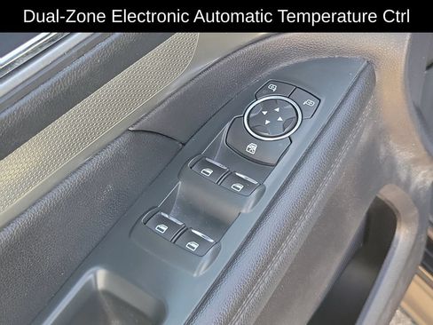 Used 2019 Ford Explorer XLT AWD/4WD image 9