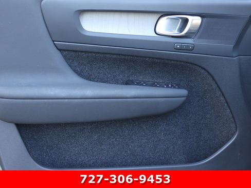 Used 2024 Volvo XC40 B5 Plus AWD/4WD image 12