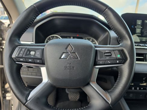 Used 2024 Mitsubishi Outlander SE FWD image 21