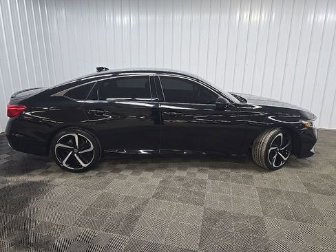 Used 2022 Honda Accord Sport image 2