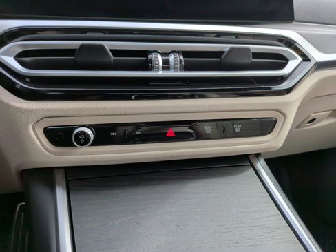 Certified 2023 BMW 330i Sedan w/ M Sport Package image 18