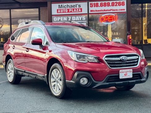Used 2018 Subaru Outback 2.5i Premium image 1