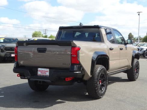 Used 2025 Toyota Tacoma TRD Pro AWD/4WD image 11