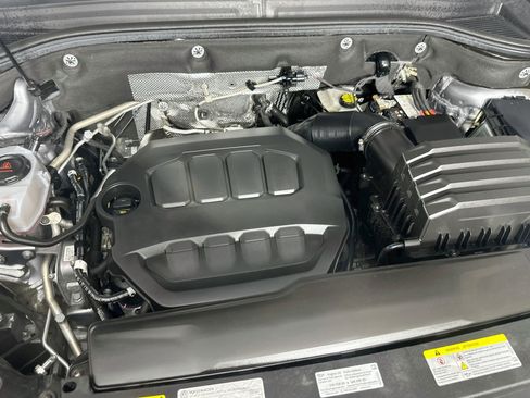 Used 2025 Volkswagen Atlas SE AWD/4WD image 35