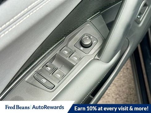 New 2025 Volkswagen Tiguan SE image 15