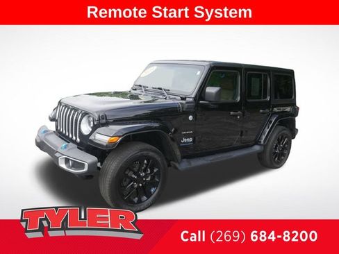 Used 2023 Jeep Wrangler Unlimited Sahara w/ Cold Weather Group AWD/4WD image 3