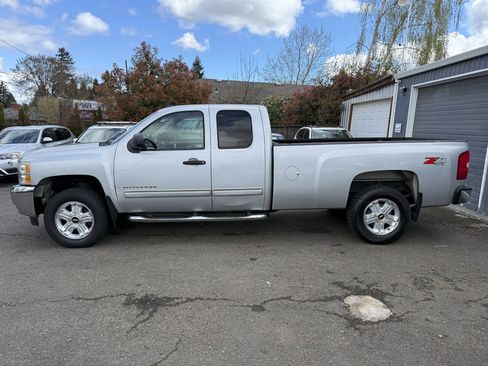 Used 2011 Chevrolet Silverado 1500 LT w/ All-Star Edition AWD/4WD image 4