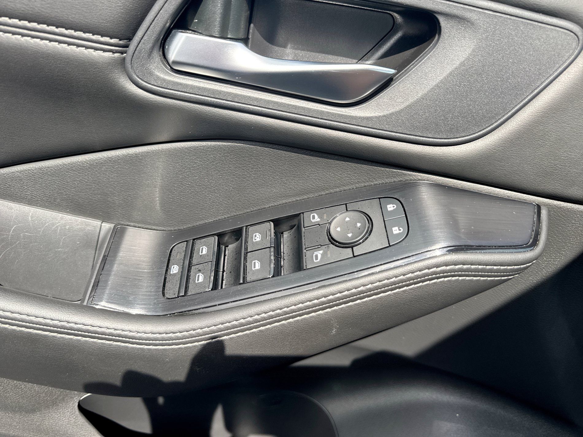 Certified 2023 Nissan Rogue SV w/ SV Premium Package AWD/4WD image 24