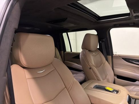 Used 2019 Cadillac Escalade ESV Platinum image 47