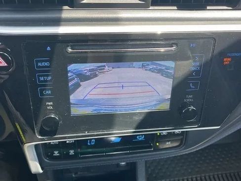 Used 2018 Toyota Corolla SE FWD image 21