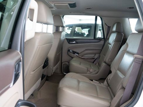 Used 2018 GMC Yukon SLT w/ Premium Edition AWD/4WD image 13