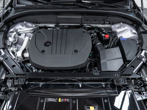 New 2026 Volvo XC60 B5 Plus w/ Protection Package Premier image 9