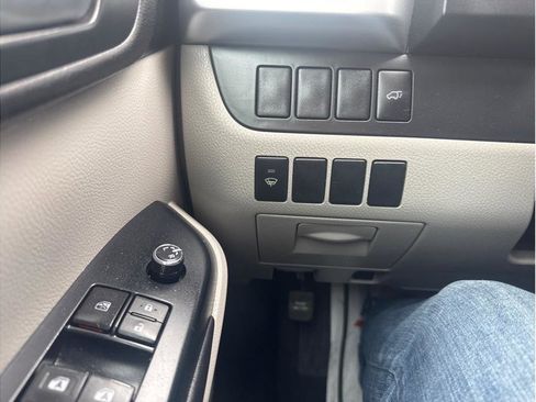 Used 2016 Toyota Highlander XLE FWD image 19