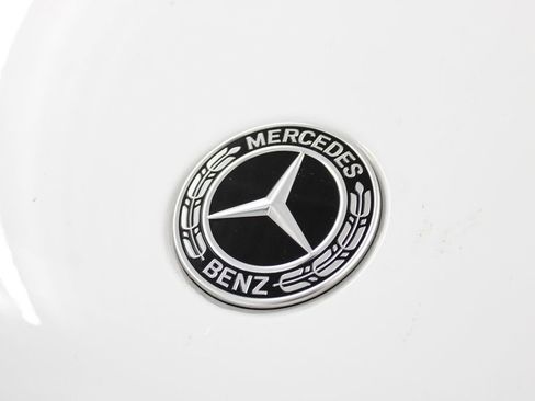 Used 2025 Mercedes-Benz GLC 300 4MATIC image 34
