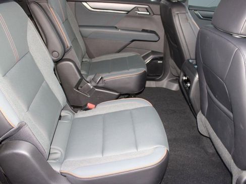 Used 2026 GMC Acadia AT4 AWD/4WD image 32